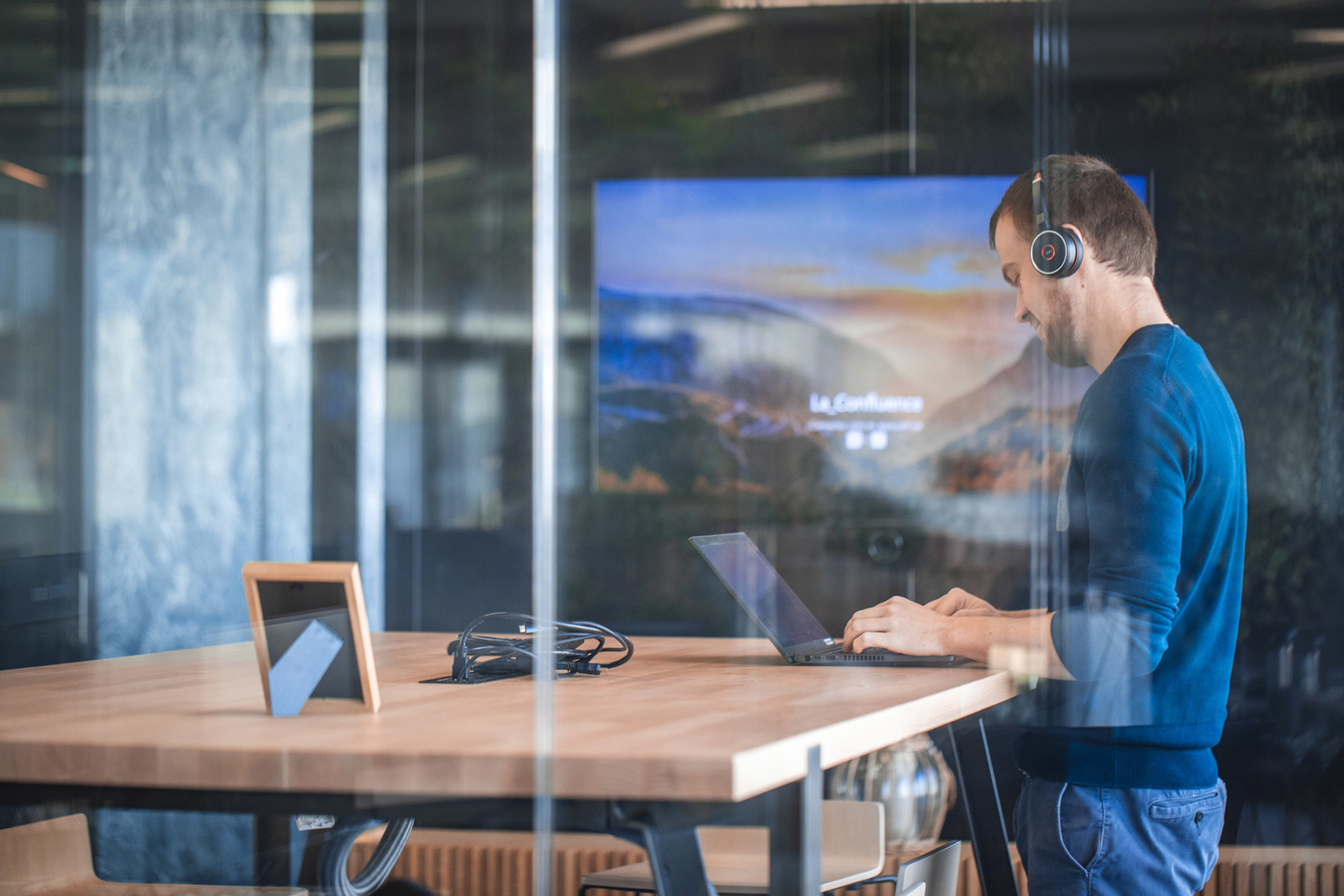 Video conferencing in a modern meeting room