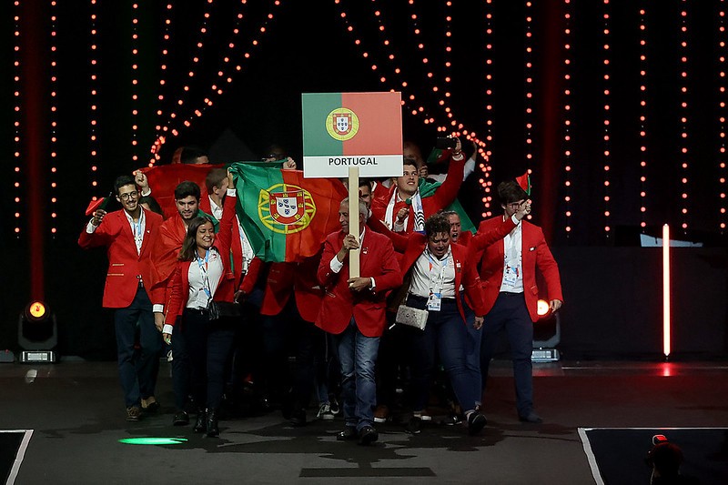 Photo of the Portuguese team participating in the competition